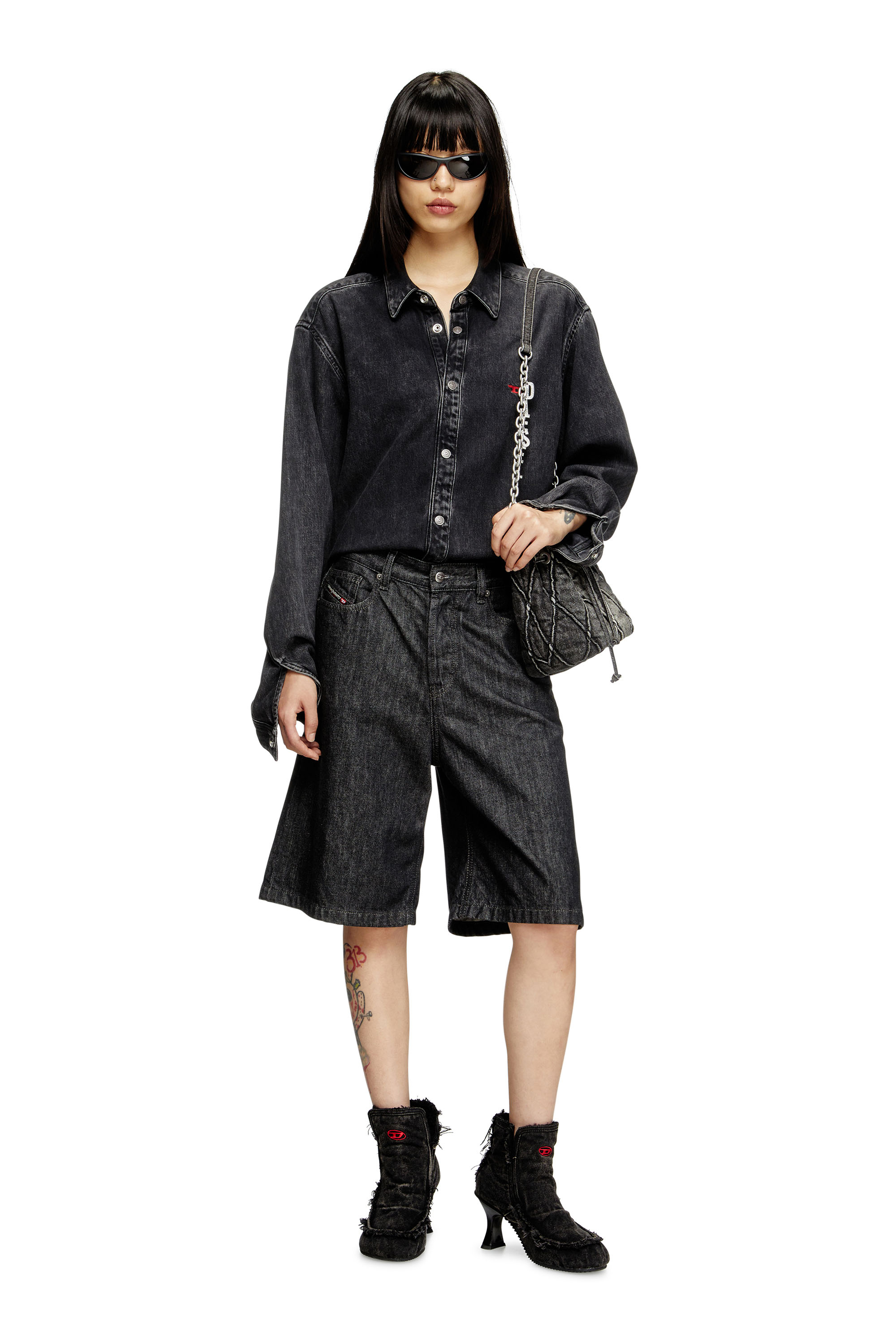 Diesel - DE-SIRE-SHORT, Woman's Shorts in rinse-wash denim in Black - 3